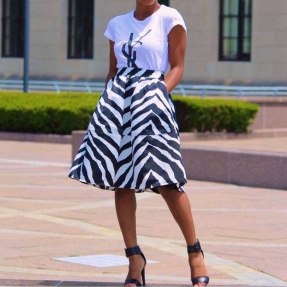 Express Zebra Print MIDI Skirt•
